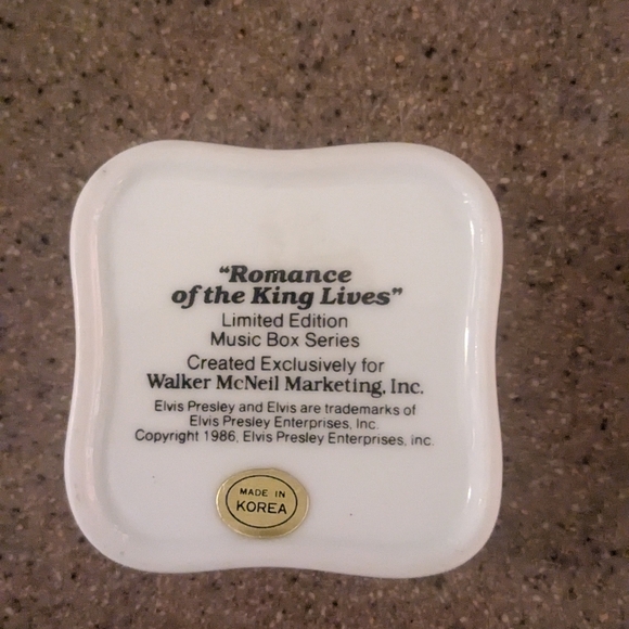 Elvis Presley Ceramic Trinket Music Box - Picture 3 of 5